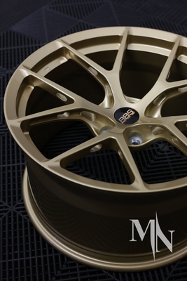 BBS FI R چرخ های طلای تخته شده سفارشی برای آئودی R8 در دسترس است