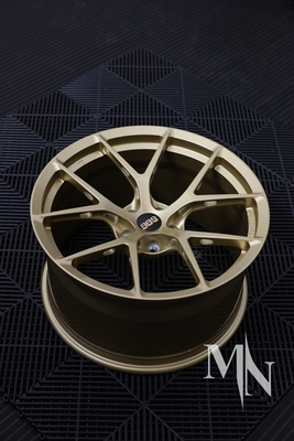 BBS FI R چرخ های طلای تخته شده سفارشی برای آئودی R8 در دسترس است