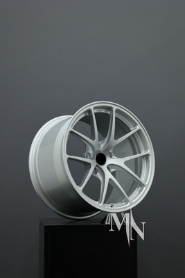 چرخ های اصلاح شده BBS RI D برای BMW F10 M5