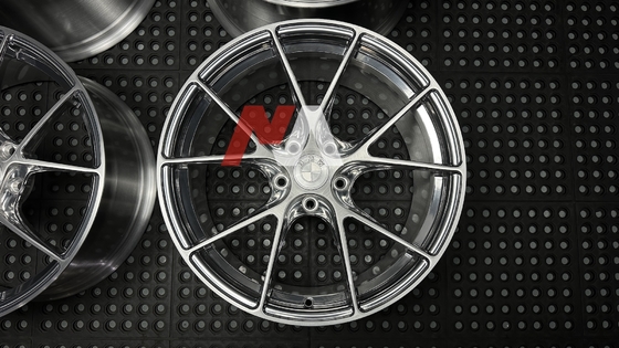 رینگ‌های فورج شده BMW نقره‌ای پولیش شده با سطح برس خورده برای F87 F80 F82 F90 M2 M3 M4 M5