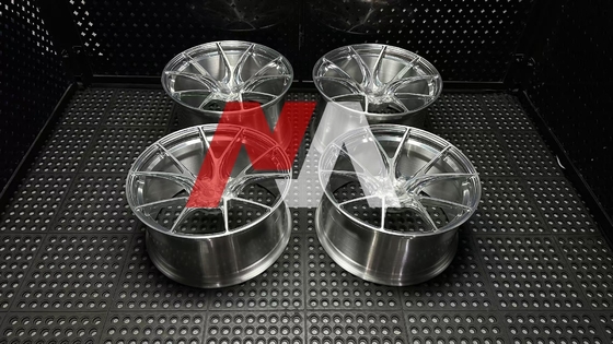 رینگ‌های فورج شده BMW نقره‌ای پولیش شده با سطح برس خورده برای F87 F80 F82 F90 M2 M3 M4 M5